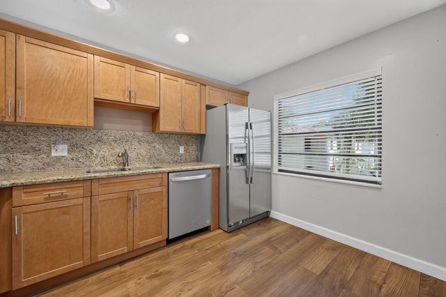 21501 JUEGO Circle 29F, Boca Raton, FL 33433