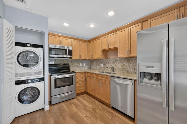 21501 JUEGO Circle 29F, Boca Raton, FL 33433
