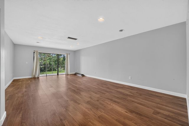 21501 JUEGO Circle 29F, Boca Raton, FL 33433