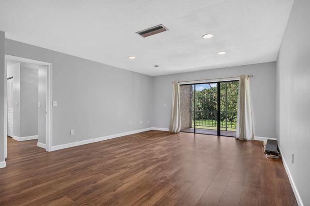 21501 JUEGO Circle 29F, Boca Raton, FL 33433