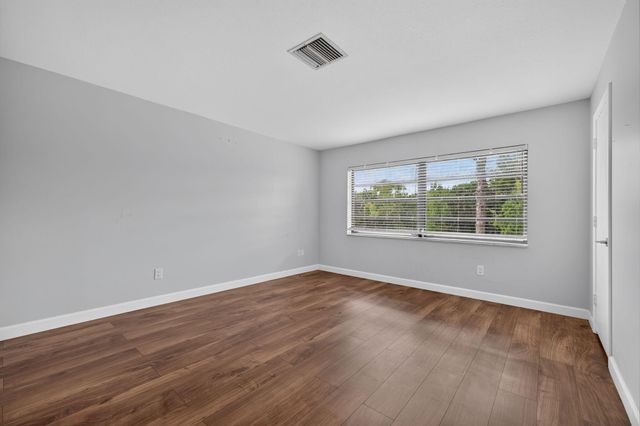 21501 JUEGO Circle 29F, Boca Raton, FL 33433