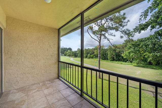 21501 JUEGO Circle 29F, Boca Raton, FL 33433