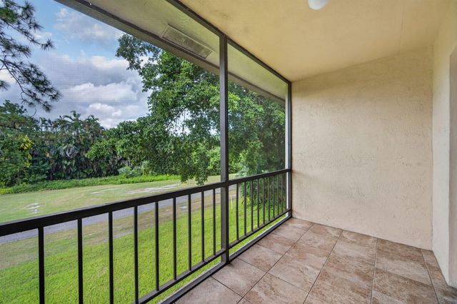 21501 JUEGO Circle 29F, Boca Raton, FL 33433