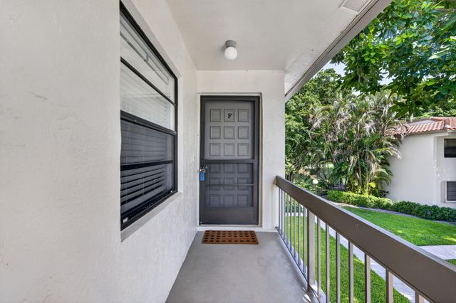 21501 JUEGO Circle 29F, Boca Raton, FL 33433