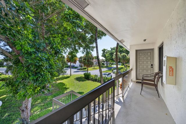 21501 JUEGO Circle 29F, Boca Raton, FL 33433