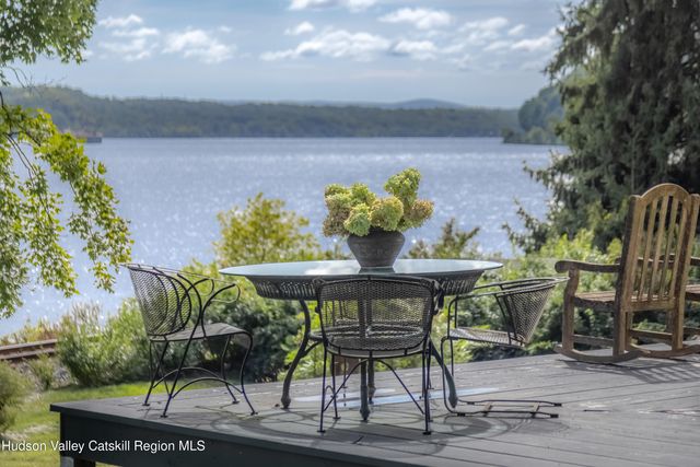 42 Oakes Road, Highland, NY 12528