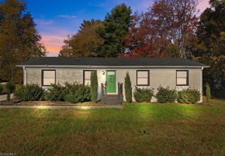 202 Hassellwood Drive, Jamestown, NC 27282