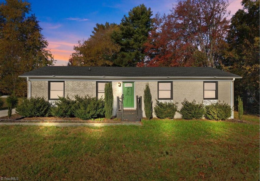 202 Hassellwood Drive, Jamestown, NC 27282