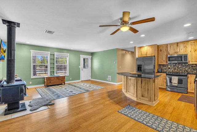 55371 Gross Drive, Bend, OR 97707