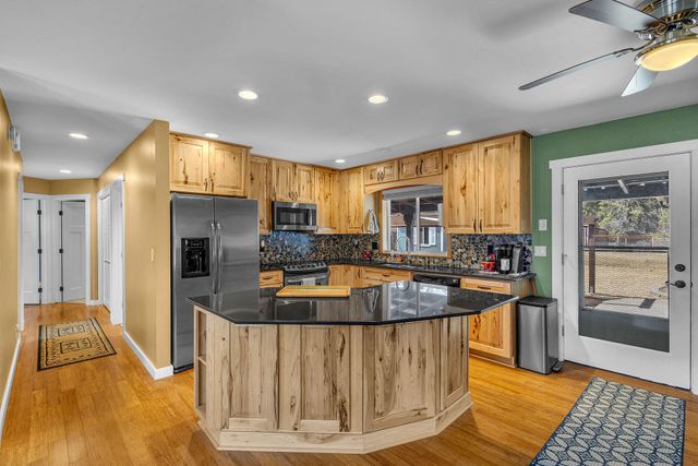 55371 Gross Drive, Bend, OR 97707