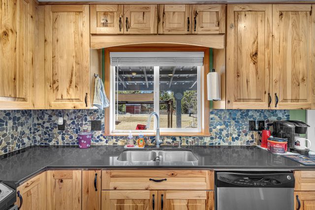 55371 Gross Drive, Bend, OR 97707