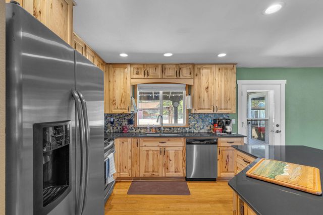 55371 Gross Drive, Bend, OR 97707