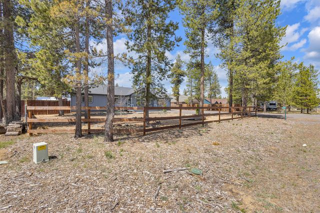 55371 Gross Drive, Bend, OR 97707