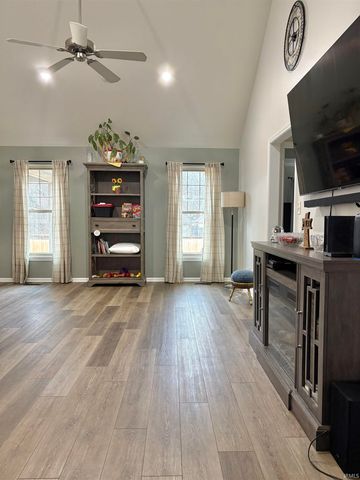 8128 Obrian Boulevard, Newburgh, IN 47630