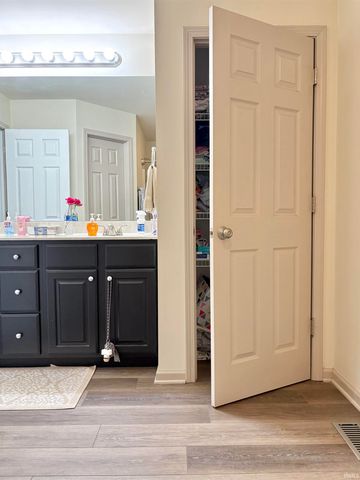 8128 Obrian Boulevard, Newburgh, IN 47630