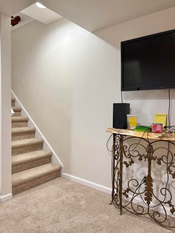 8128 Obrian Boulevard, Newburgh, IN 47630