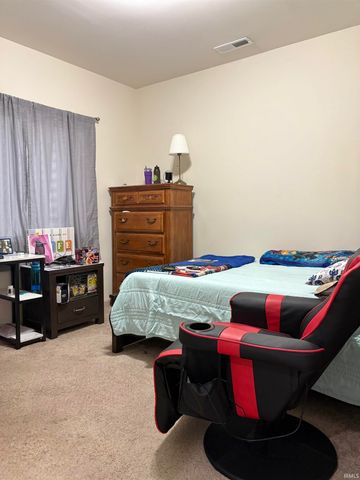 8128 Obrian Boulevard, Newburgh, IN 47630