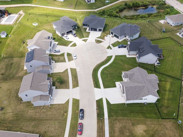 605 Ellis Circle, Adel, IA 50003