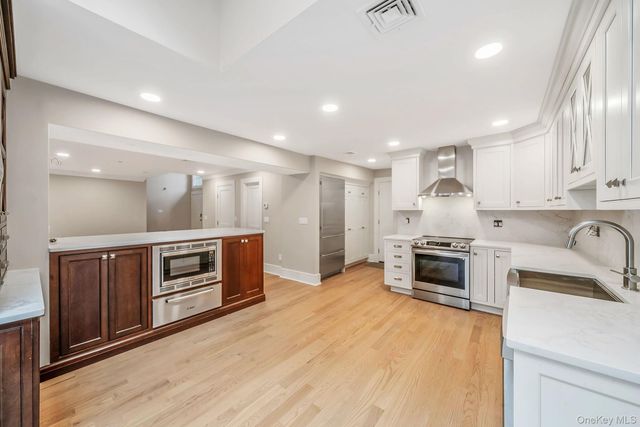 298 Vista Drive, Jericho, NY 11753