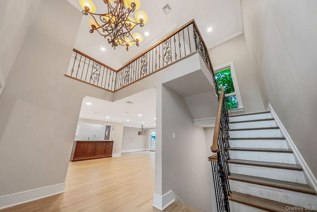 298 Vista Drive, Jericho, NY 11753