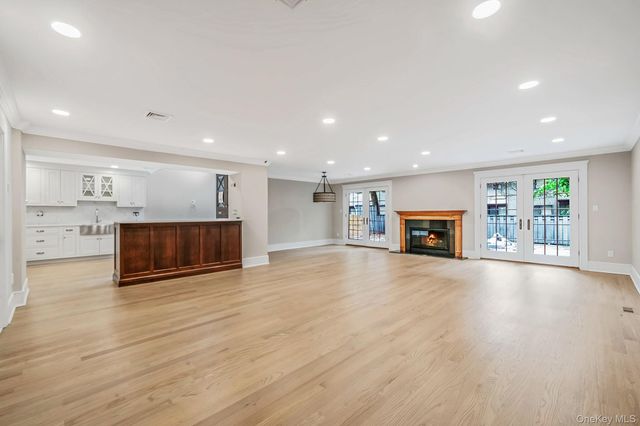298 Vista Drive, Jericho, NY 11753