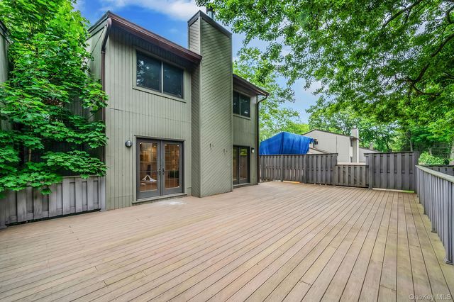 298 Vista Drive, Jericho, NY 11753