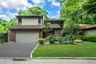 298 Vista Drive, Jericho, NY 11753