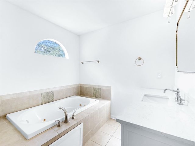 2926 W TYSON AVENUE, Tampa, FL 33611