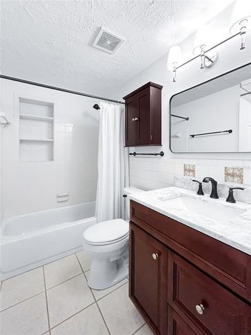 2926 W TYSON AVENUE, Tampa, FL 33611