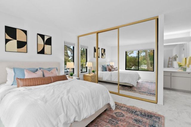 905 W Middlefield Road 982, Mountain View, CA 94043