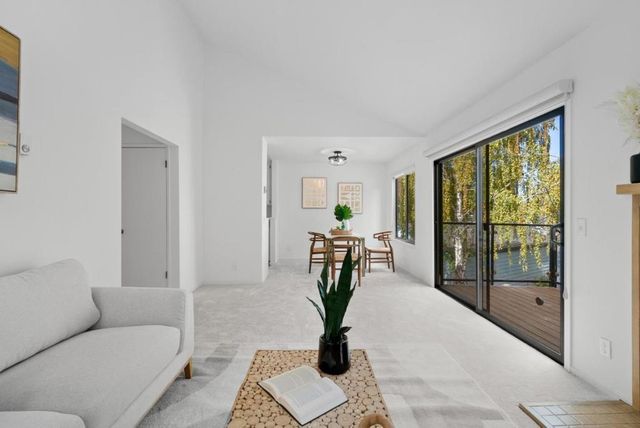 905 W Middlefield Road 982, Mountain View, CA 94043