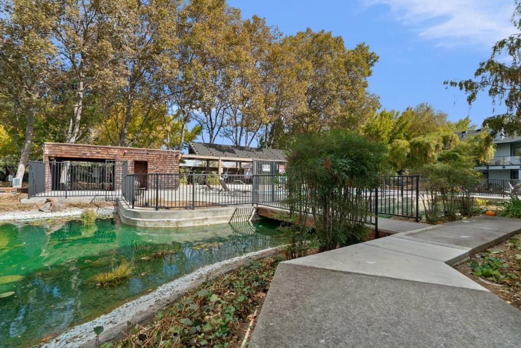 Image 22 of property listing at 905 W Middlefield Road 982, Mountain View, CA 94043