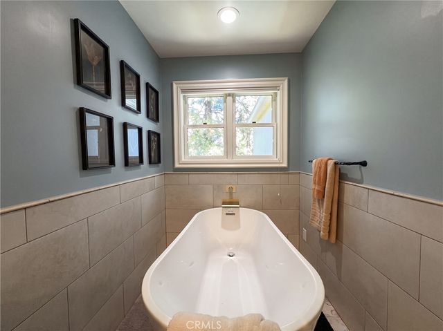 434 S Cumberland, Lake Arrowhead, CA 92352