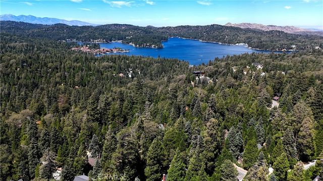 434 S Cumberland, Lake Arrowhead, CA 92352