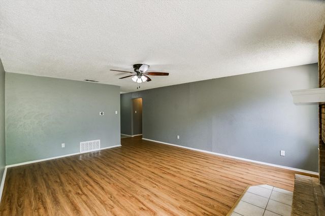 1103 Green Meadow DR, Round Rock, TX 78664