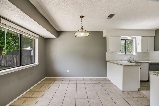 1103 Green Meadow DR, Round Rock, TX 78664