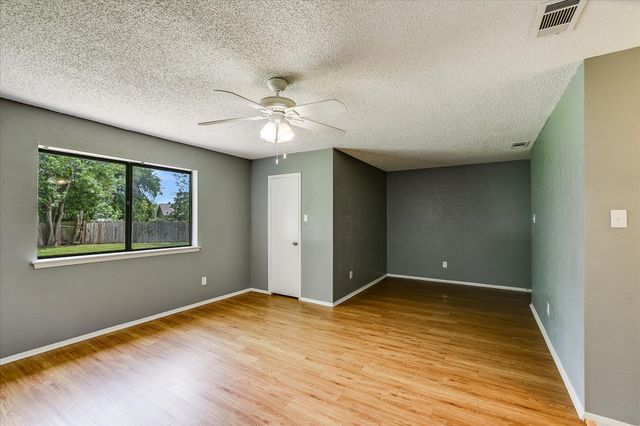 1103 Green Meadow DR, Round Rock, TX 78664