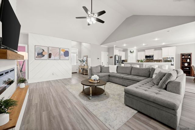 6093 Waterford Ln, Sorrento, LA 70778