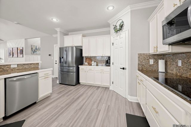 6093 Waterford Ln, Sorrento, LA 70778