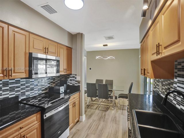491 SE 23rd Ave 491, Pompano Beach, FL 33062