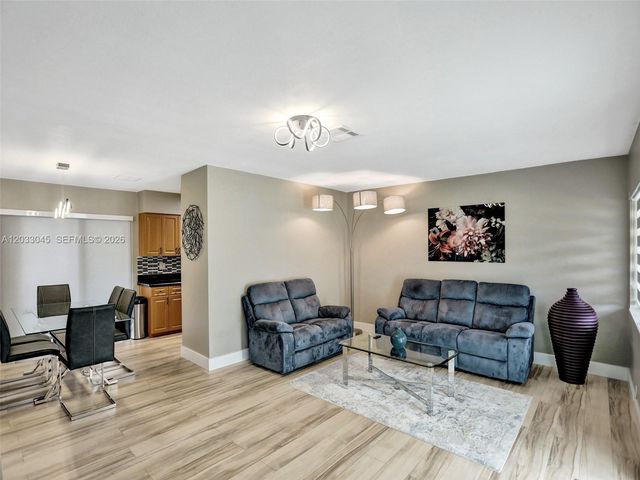 491 SE 23rd Ave 491, Pompano Beach, FL 33062