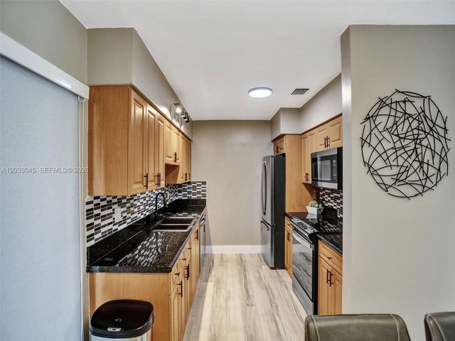 491 SE 23rd Ave 491, Pompano Beach, FL 33062