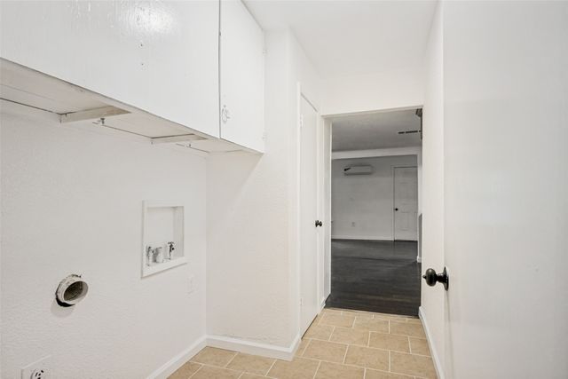 625 Kingston Drive, Grand Prairie, TX 75051