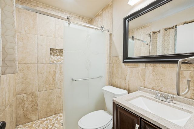 625 Kingston Drive, Grand Prairie, TX 75051