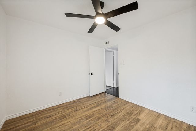625 Kingston Drive, Grand Prairie, TX 75051
