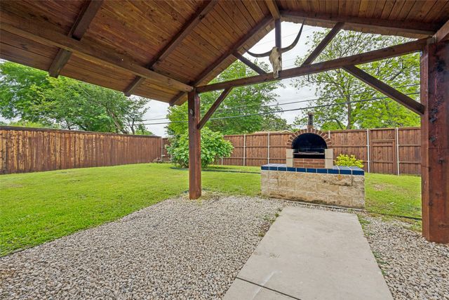 625 Kingston Drive, Grand Prairie, TX 75051