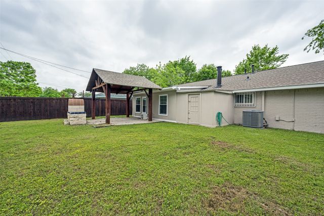 625 Kingston Drive, Grand Prairie, TX 75051