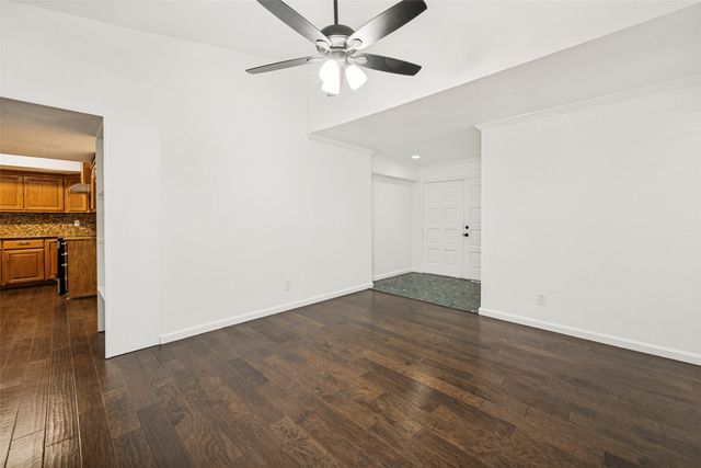 625 Kingston Drive, Grand Prairie, TX 75051