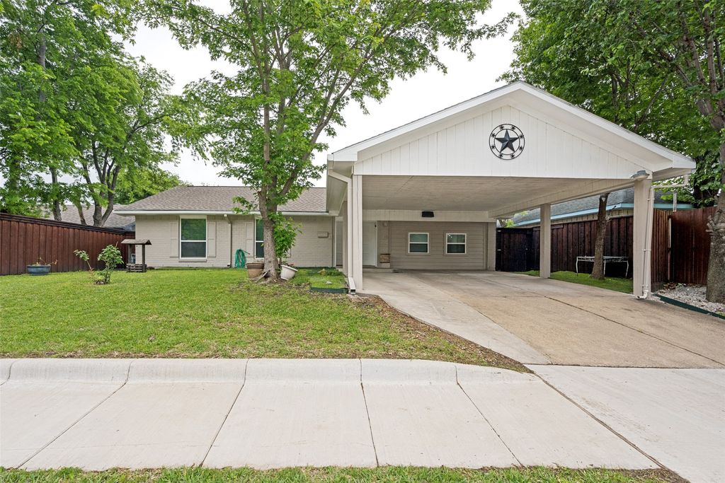 625 Kingston Drive, Grand Prairie, TX 75051