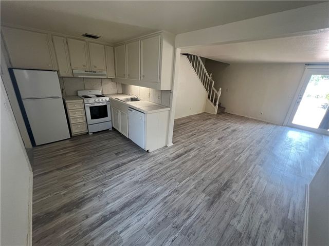 3030 Santa Fe St 5, Corpus Christi, TX 78404